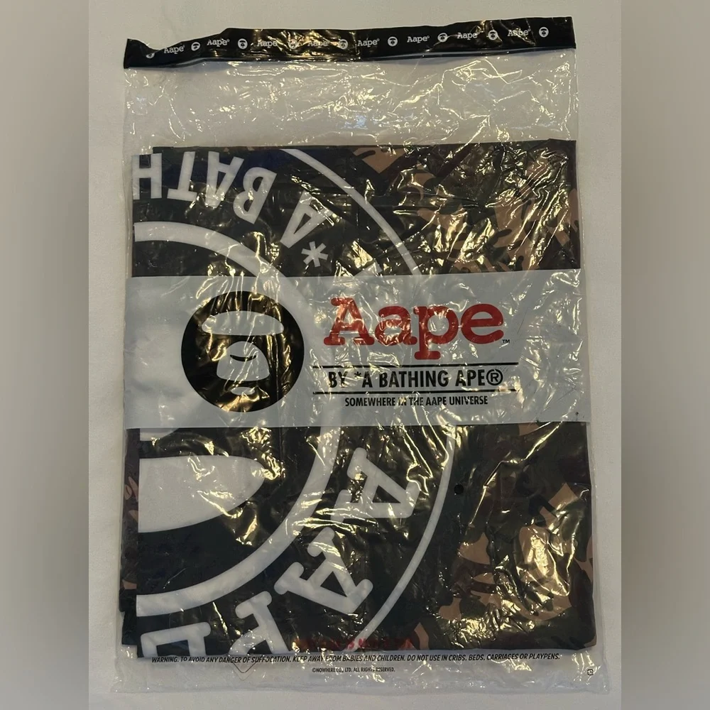 NEW Aape By *A Bathing Ape Picnic Mat - Picture 8 of 8